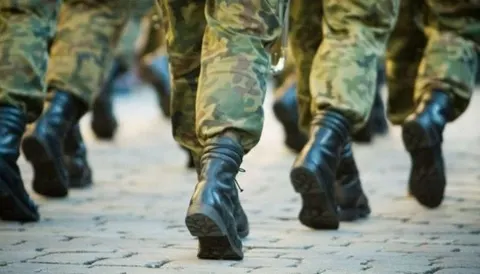 Окупанти вигадали нові схеми, як затягнути молодь з Луганщини у військо
